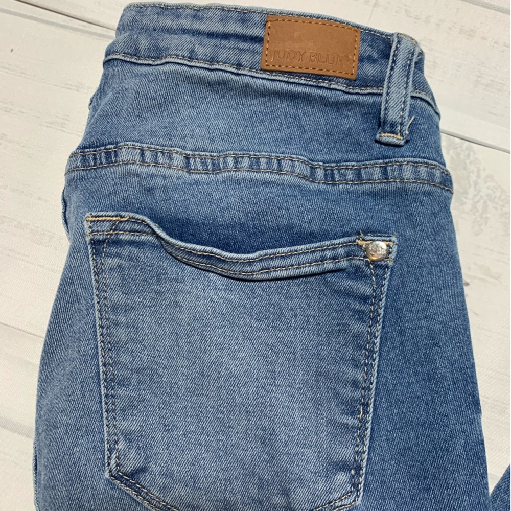 Judy Blue skinny fit Distressed Blue Jeans. Size 7/28. - Picture 11 of 11
